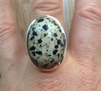 Zilveren ring met grote Dalmatier Jaspis ring maat 19 mm